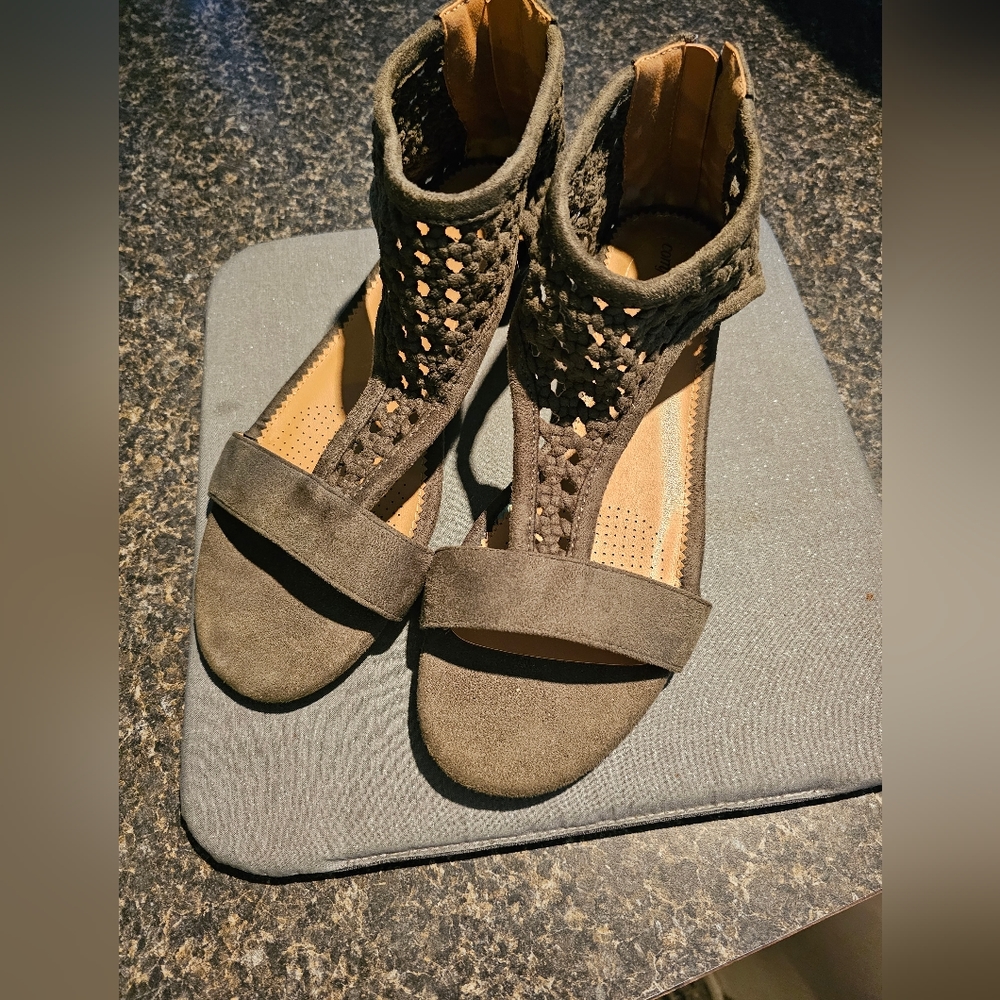 Sandal heels
